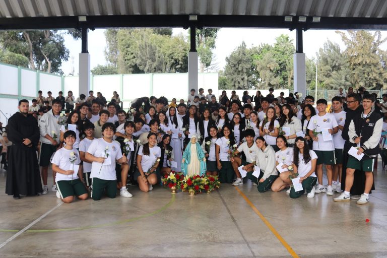 Consagración de nuestra Promoción 45 a la Virgen María