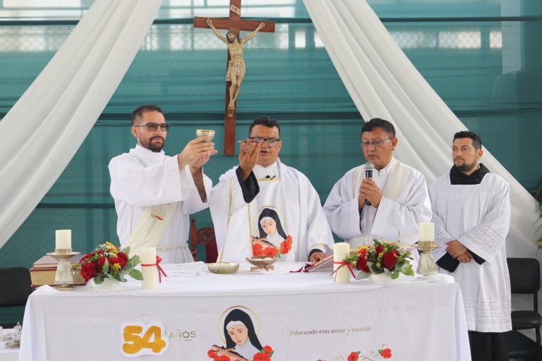 Misa en honor a Santa Rita de Casia