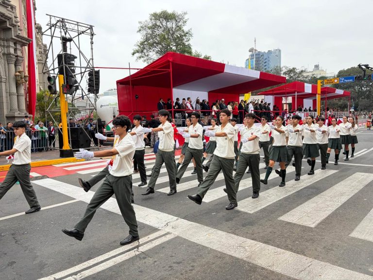 ¡1er puesto en el Desfile y Pasacalle de Miraflores!